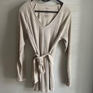 Women's V-Neck Sweater in Cream